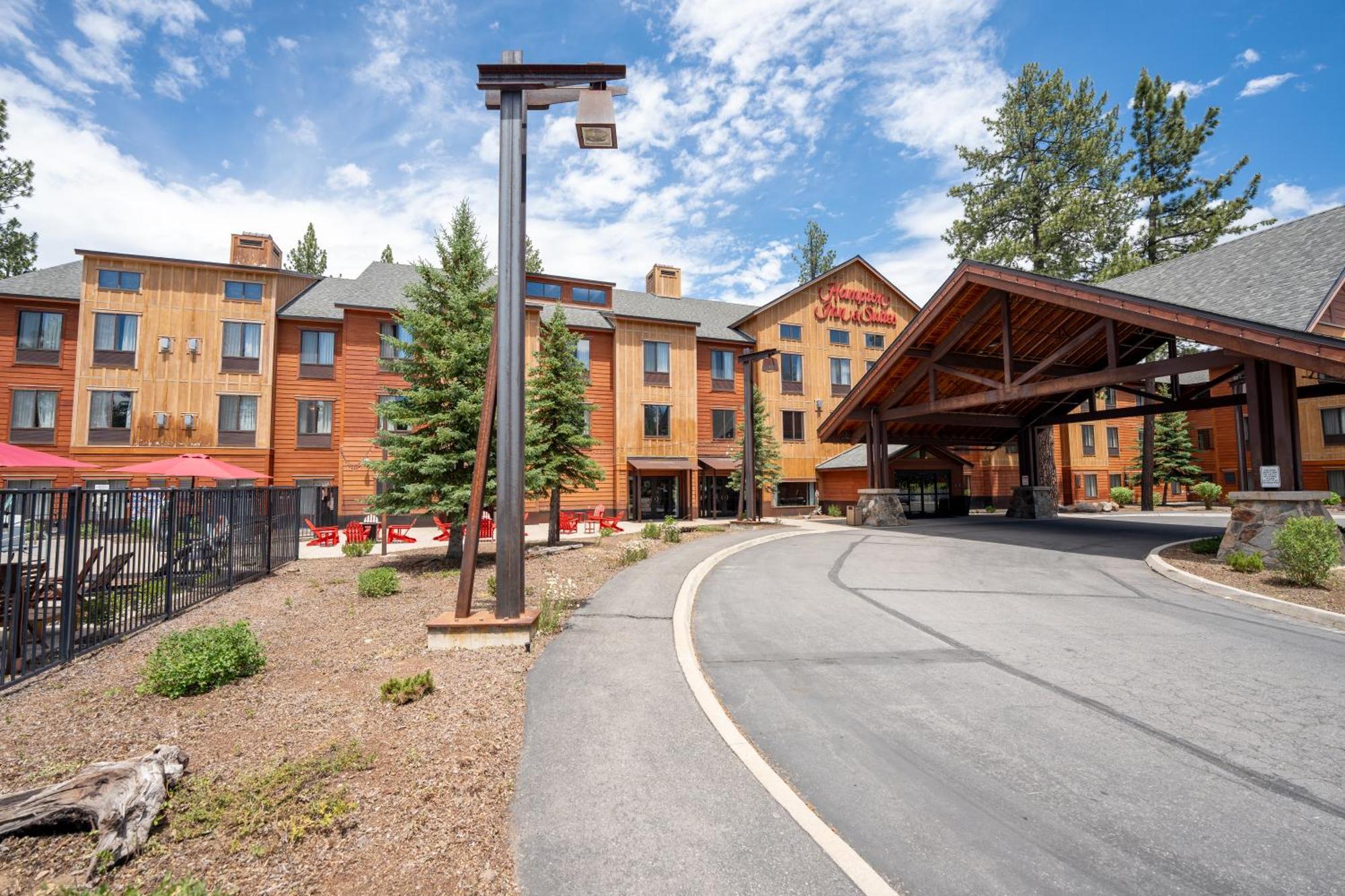 Hampton Inn & Suites Tahoe-Truckee Exterior photo