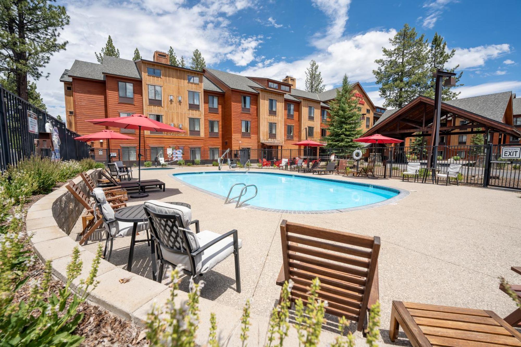 Hampton Inn & Suites Tahoe-Truckee Exterior photo